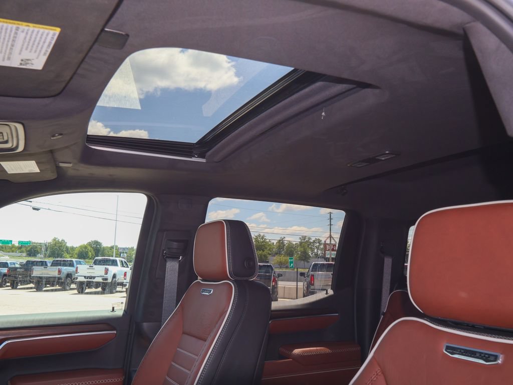 New 2026 GMC Sierra 1500 Denali Ultimate w/ LPO, Black Badging Package AWD/4WD image 8