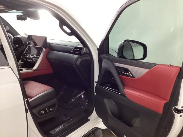 Used 2025 Lexus LX 700h F Sport w/ Accessory Package (Z1) AWD/4WD image 18