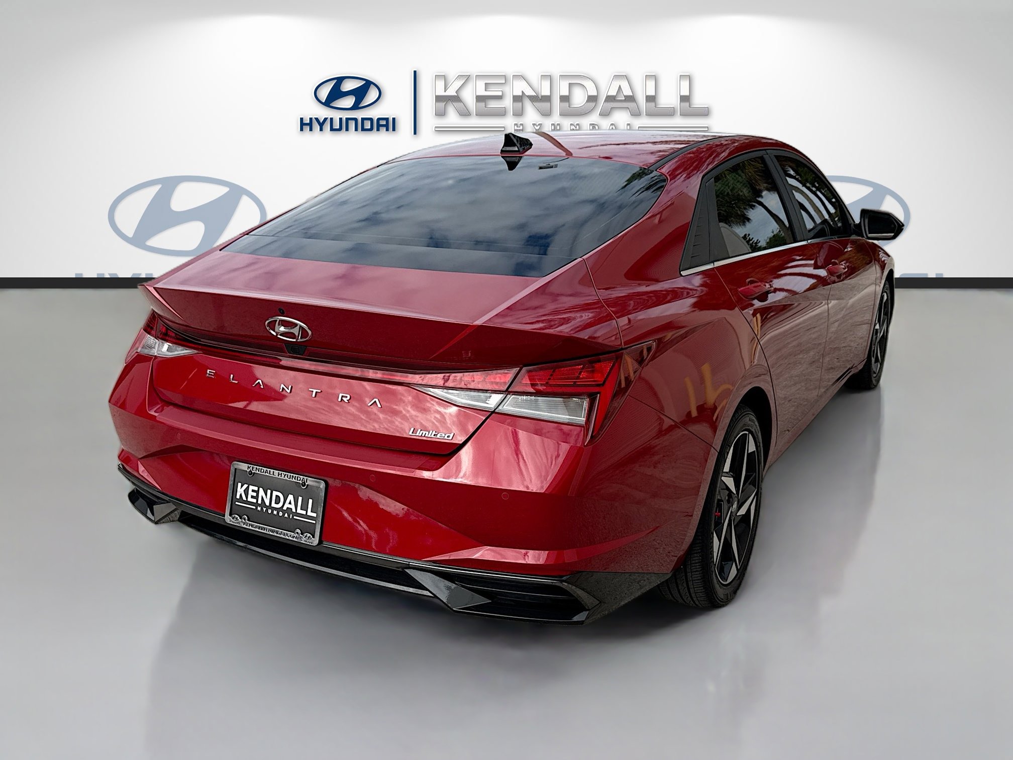 Used 2023 Hyundai Elantra Limited image 6