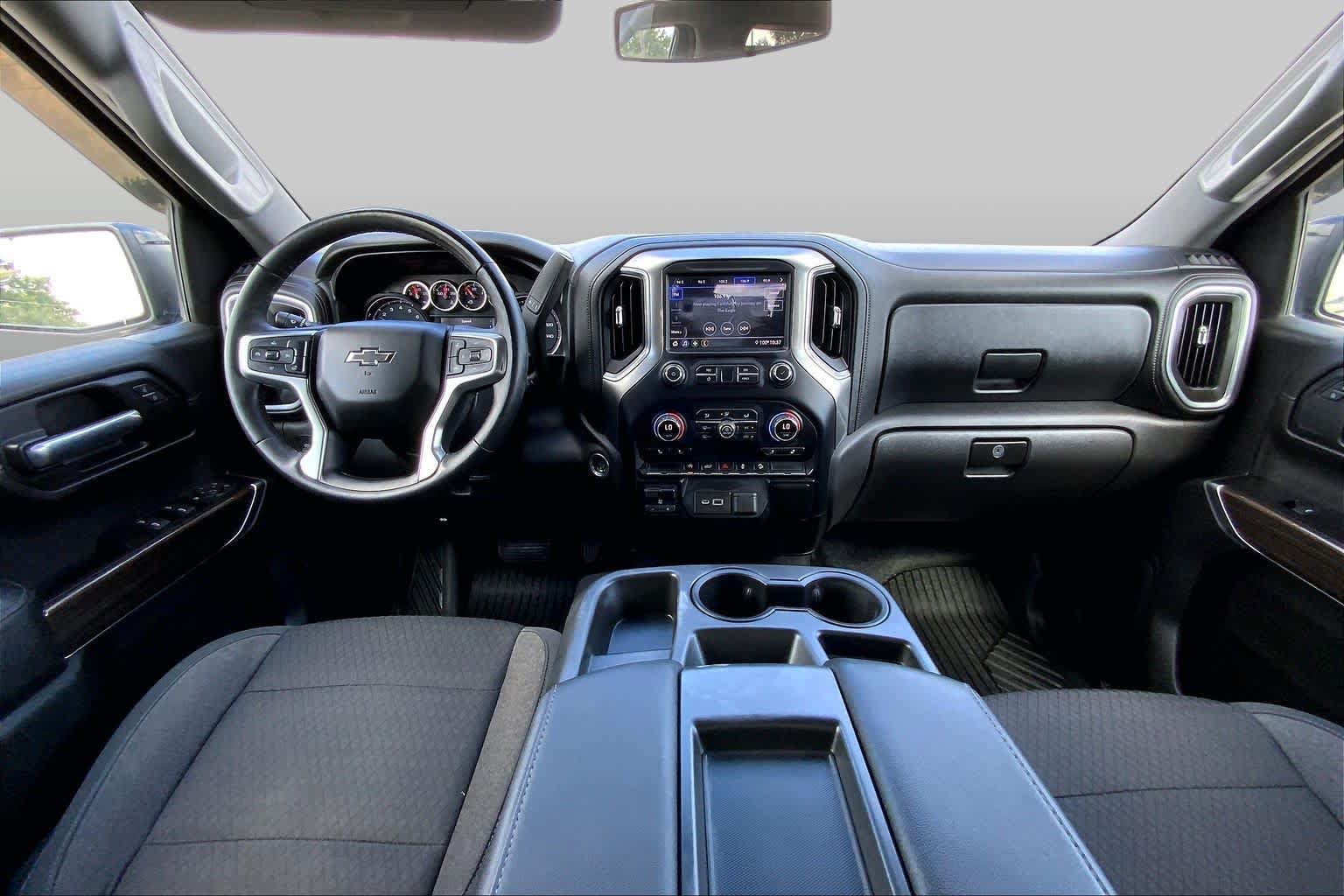 Used 2020 Chevrolet Silverado 1500 RST w/ Texas Edition AWD/4WD image 15
