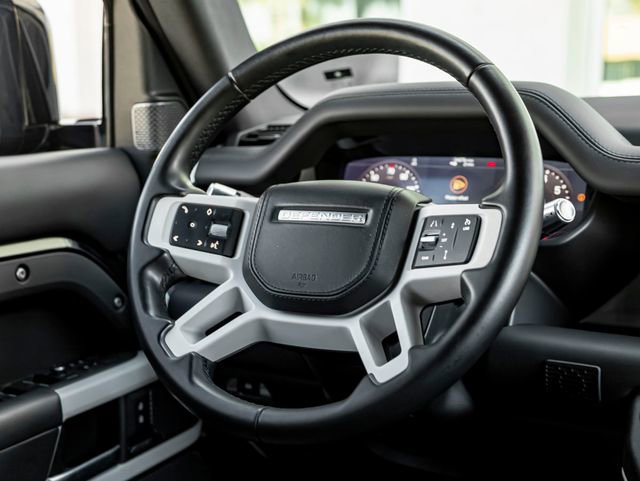 Used 2021 Land Rover Defender 110 X-Dynamic HSE AWD/4WD image 19