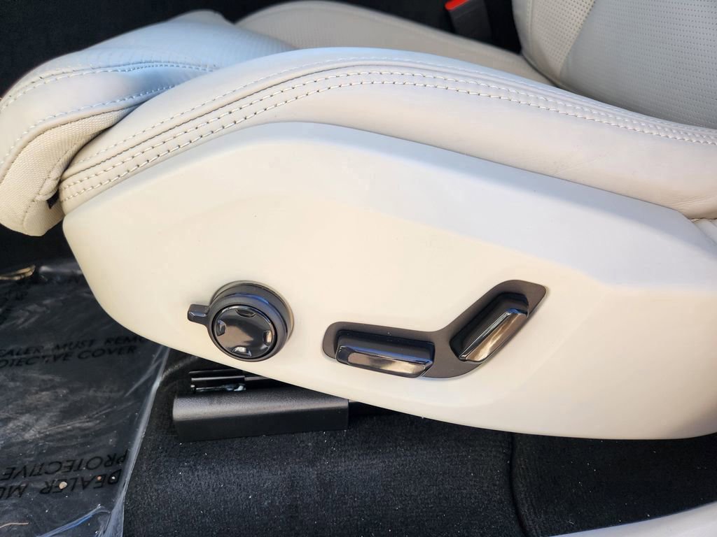 New 2026 Volvo XC60 B5 Ultra w/ Protection Package Premier image 13