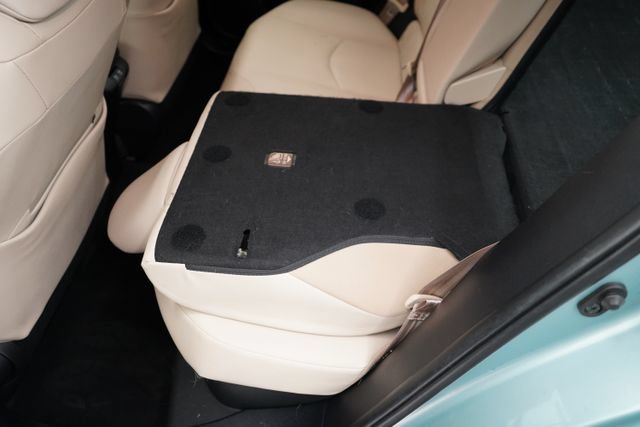 Used 2020 Toyota Prius XLE AWD/4WD image 41