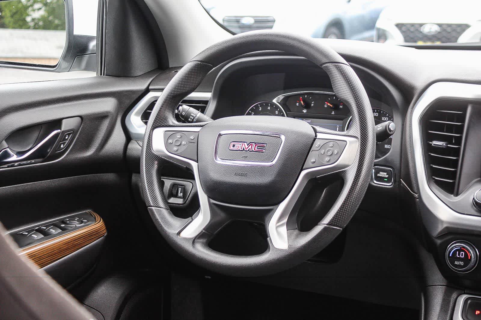 Used 2023 GMC Acadia SLE w/ Driver Convenience Package FWD image 21