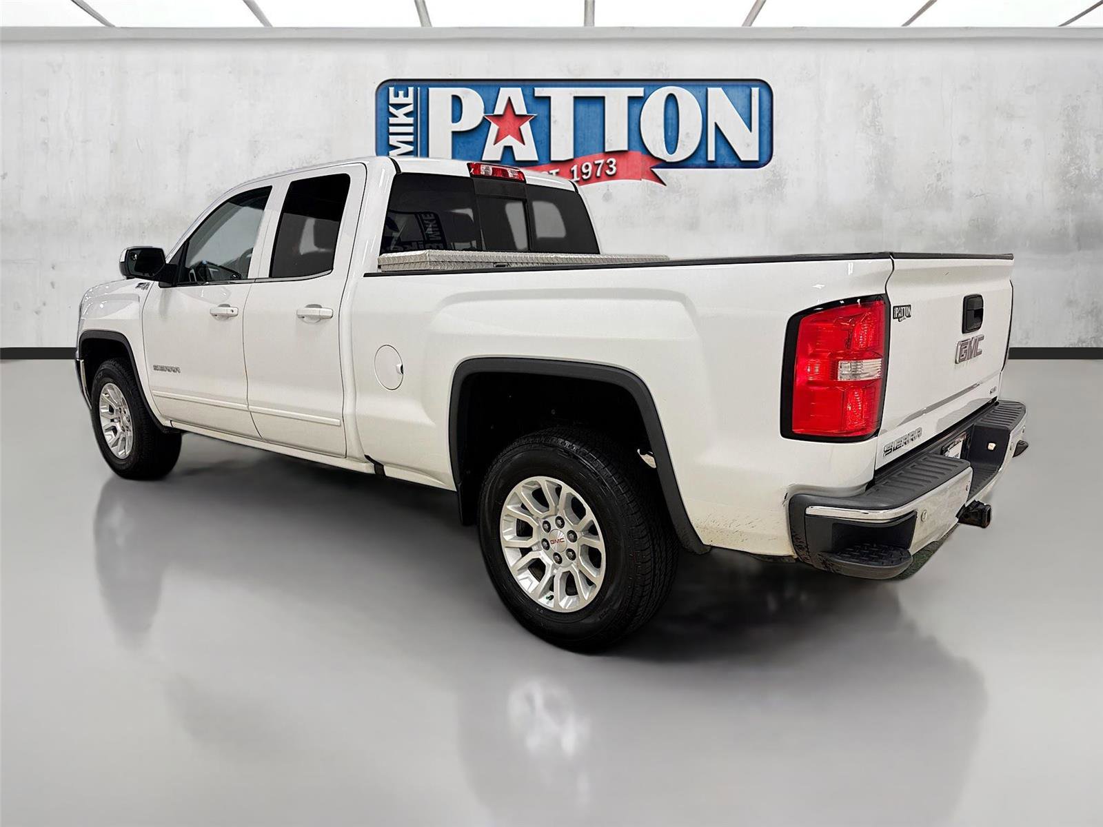 Used 2017 GMC Sierra 1500 SLE w/ SLE Value Package image 5