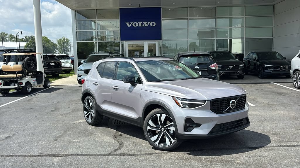 New 2026 Volvo XC40 B5 Plus w/ Climate Package AWD/4WD image 2