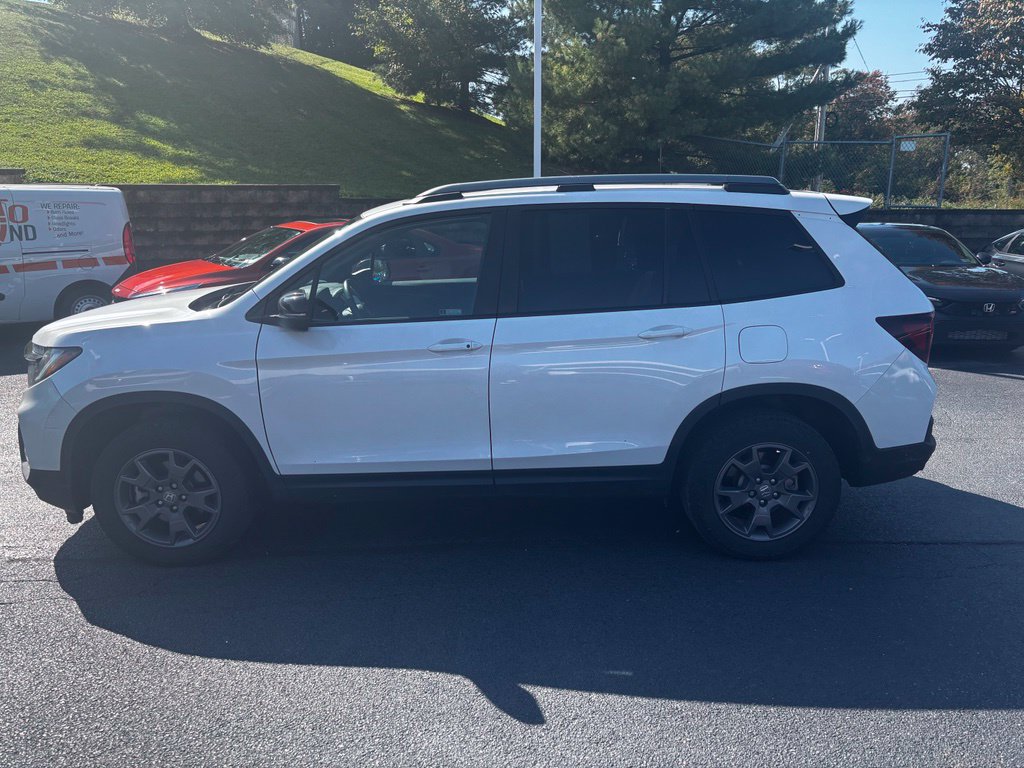 Used 2024 Honda Passport TrailSport image 4