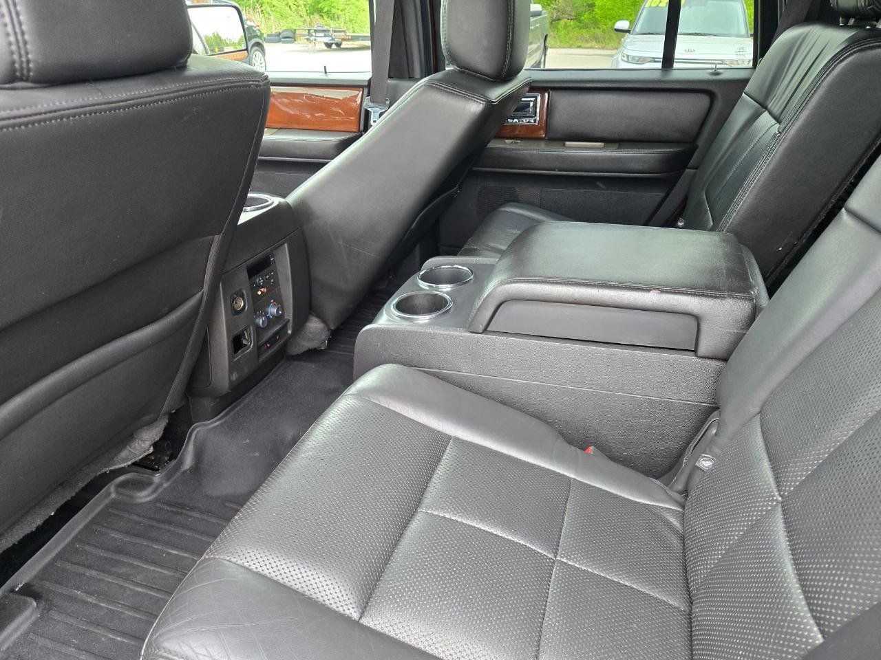 Used 2013 Lincoln Navigator 4WD w/ HD Trailer Tow Pkg image 24