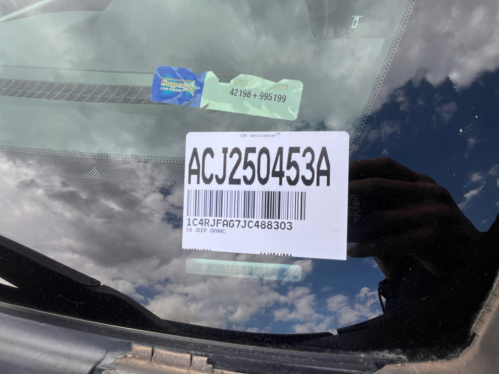 Used 2018 Jeep Grand Cherokee Laredo image 25