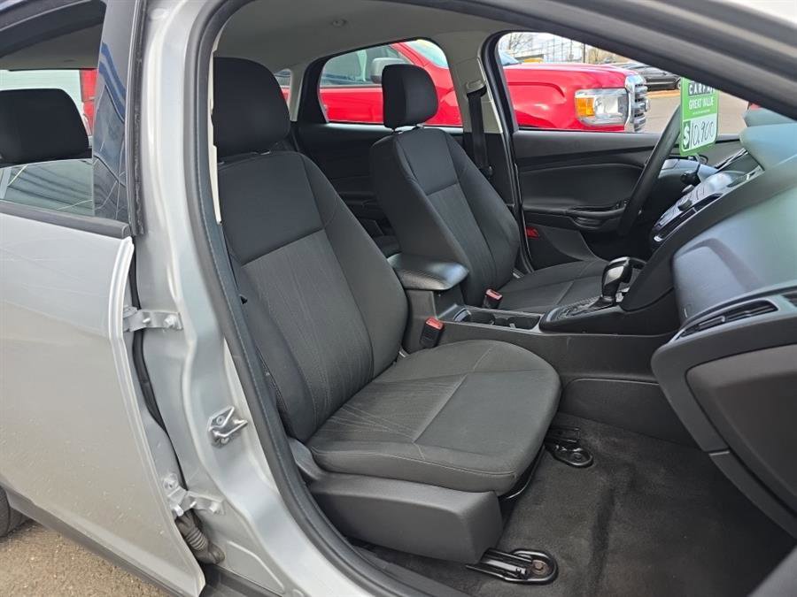 Used 2018 Ford Focus SE image 8