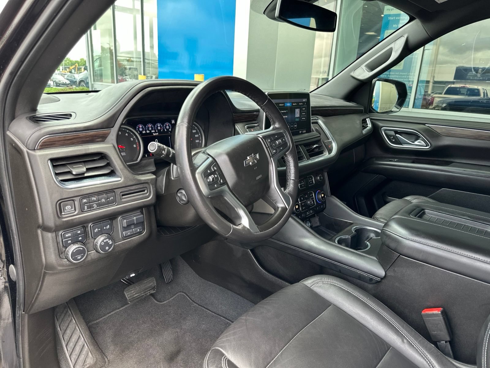 Used 2021 Chevrolet Tahoe Z71 w/ Z71 Off-Road Package AWD/4WD image 24