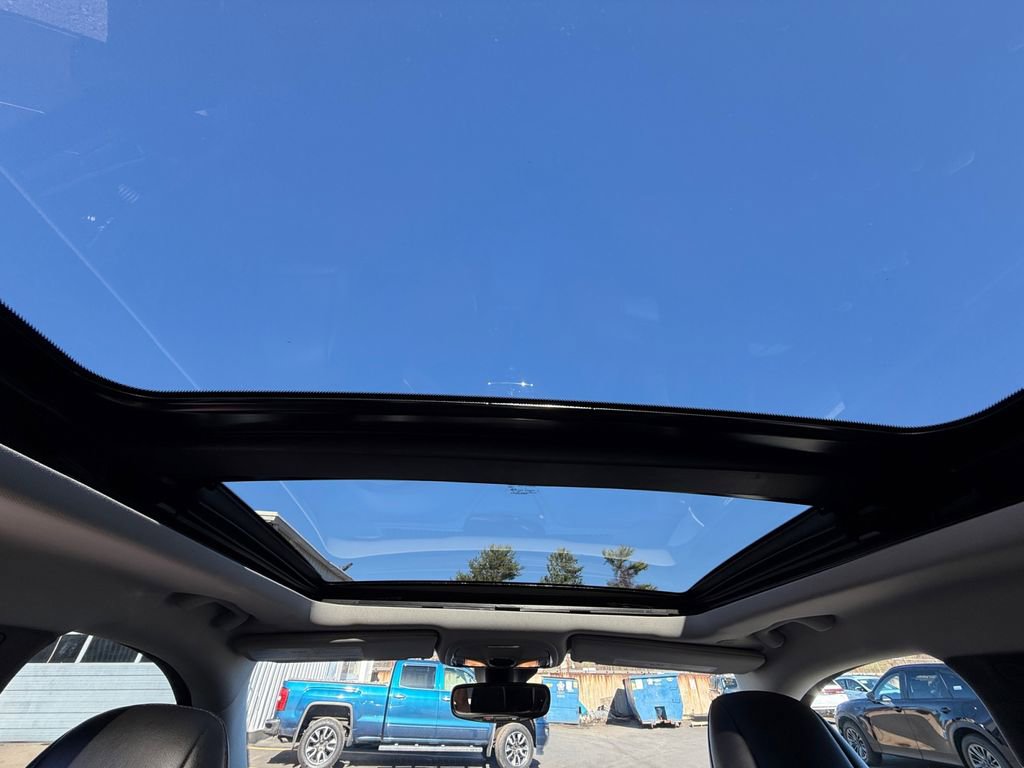 Used 2022 Jeep Cherokee Trailhawk w/ Sun, Sound & Nav Group image 24