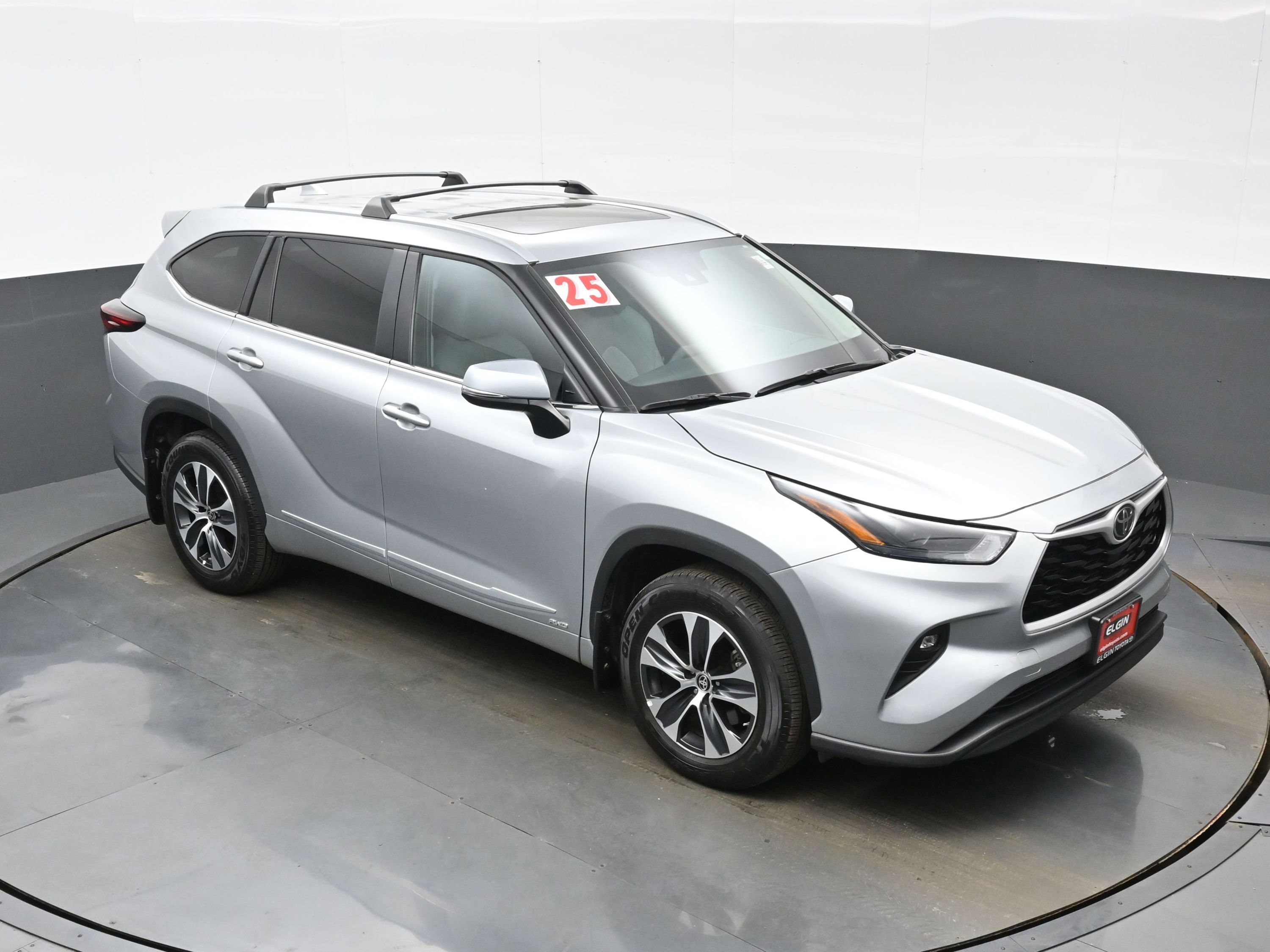 Used 2025 Toyota Highlander XLE AWD/4WD image 35