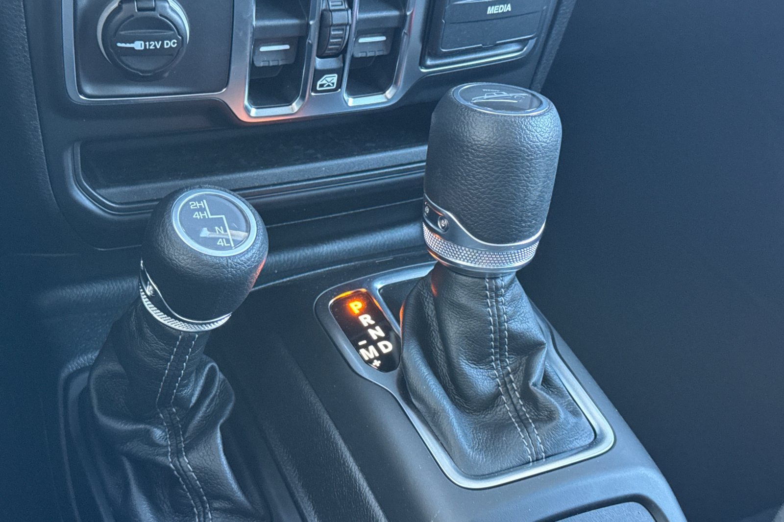 New 2026 Jeep Gladiator Sport AWD/4WD image 19