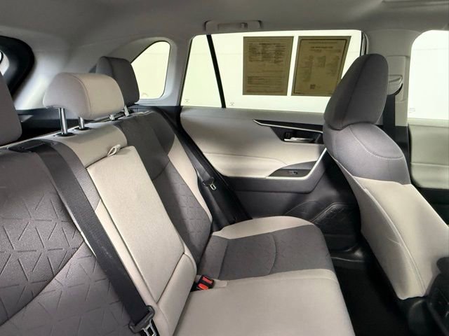 Used 2022 Toyota RAV4 XLE image 40