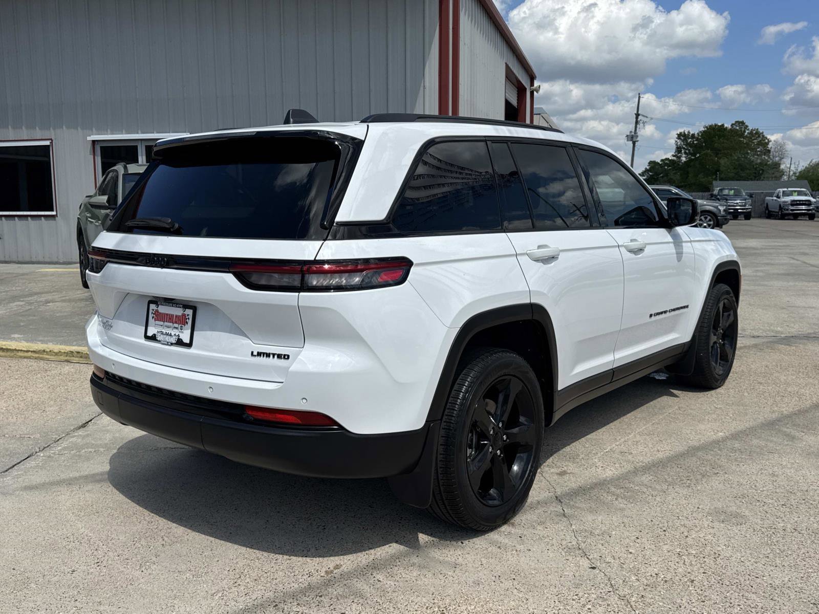 Used 2025 Jeep Grand Cherokee Limited w/ Black Appearance Package RWD image 7