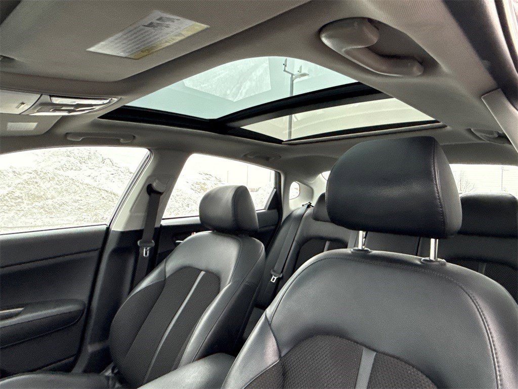 Used 2020 Kia Optima S w/ S Panoramic Sunroof Package image 17