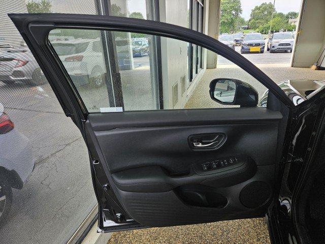 New 2027 Honda HR-V LX image 17