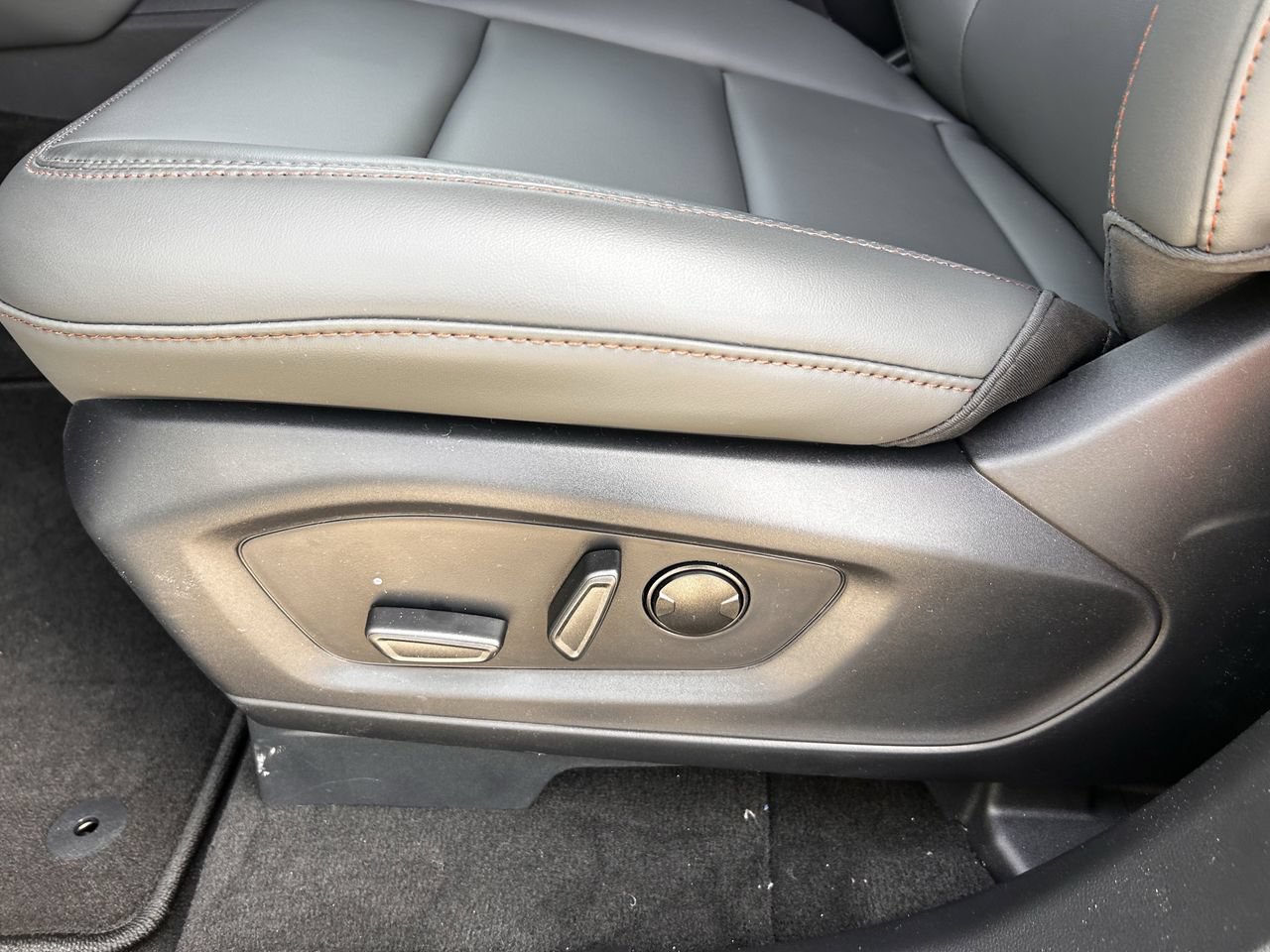New 2026 Ford Explorer Active w/ Active Comfort Package RWD image 24