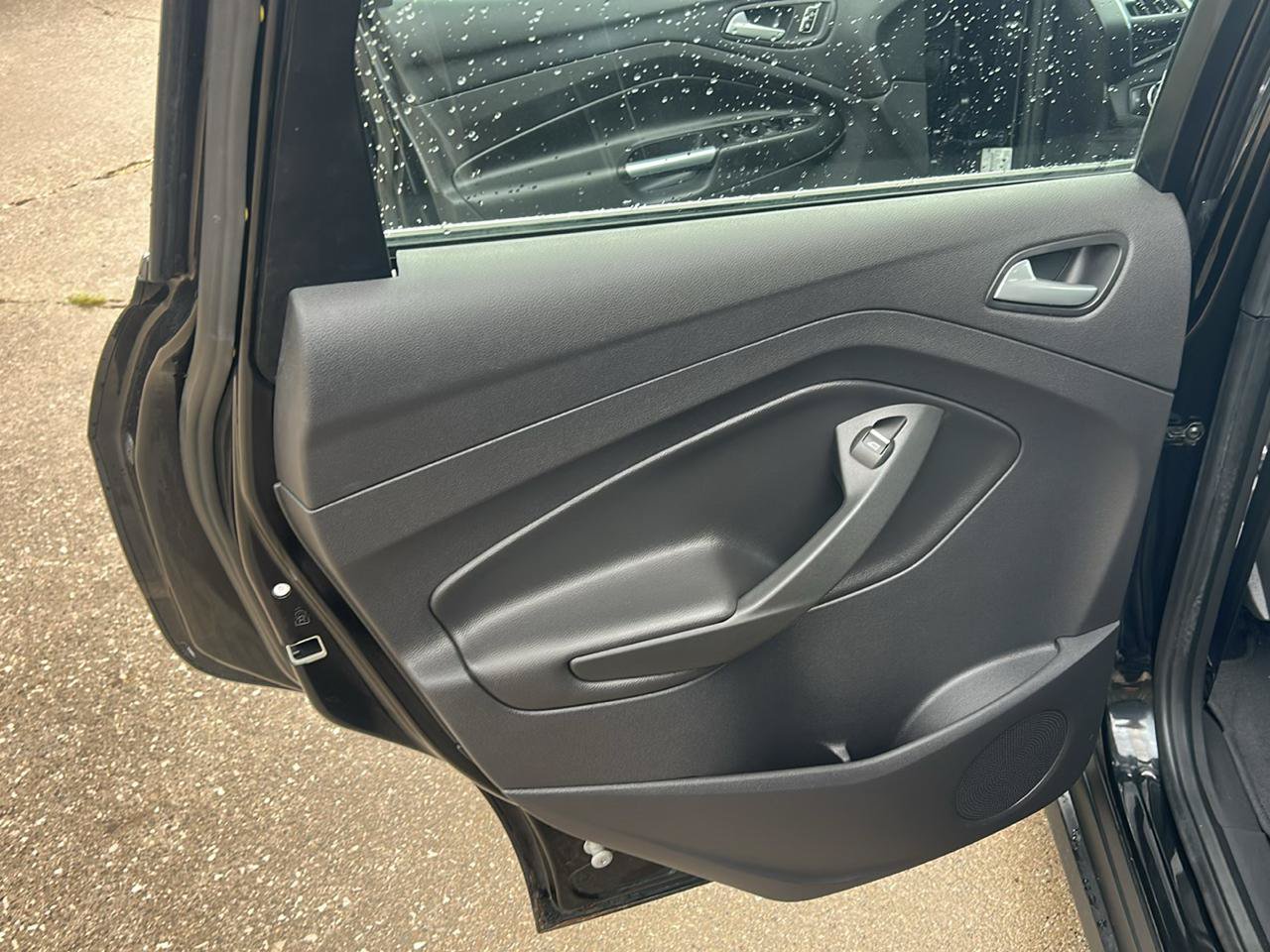 Used 2013 Ford C-MAX SEL FWD image 11