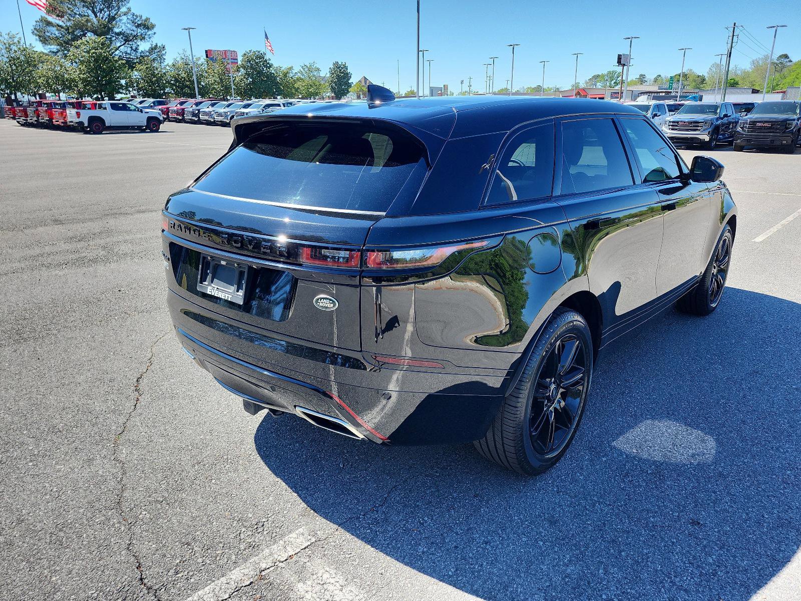 Used 2023 Land Rover Range Rover Velar R-Dynamic S image 3