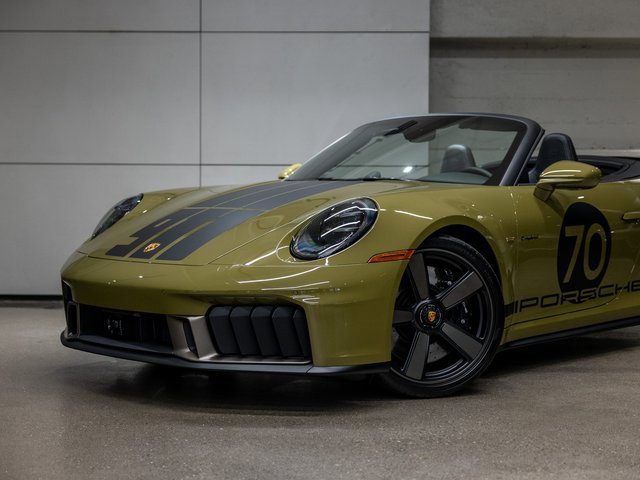 Used 2026 Porsche 911 Carrera 4 GTS image 17