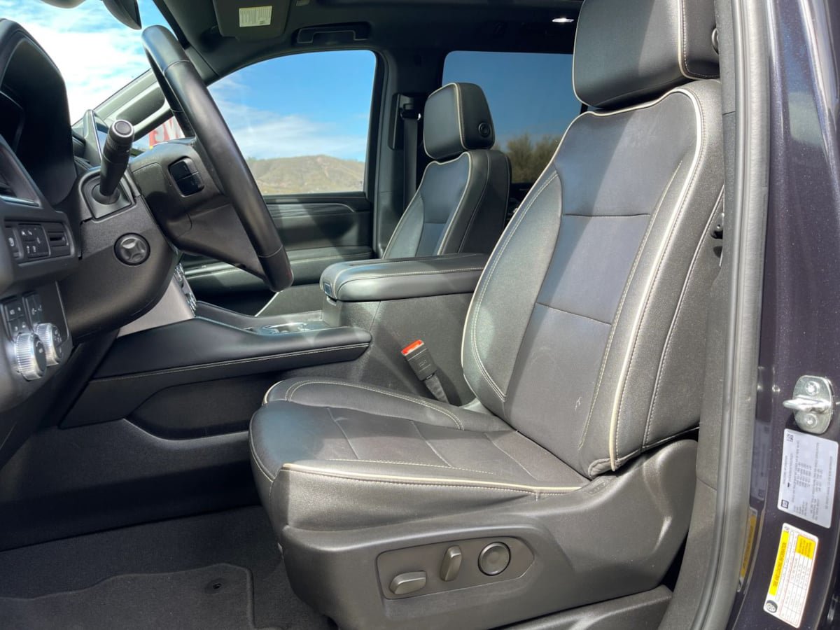 Used 2024 GMC Yukon SLT w/ SLT Premium Package AWD/4WD image 16