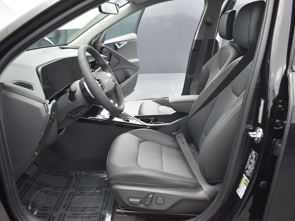 Certified 2025 Kia Niro EX FWD image 18