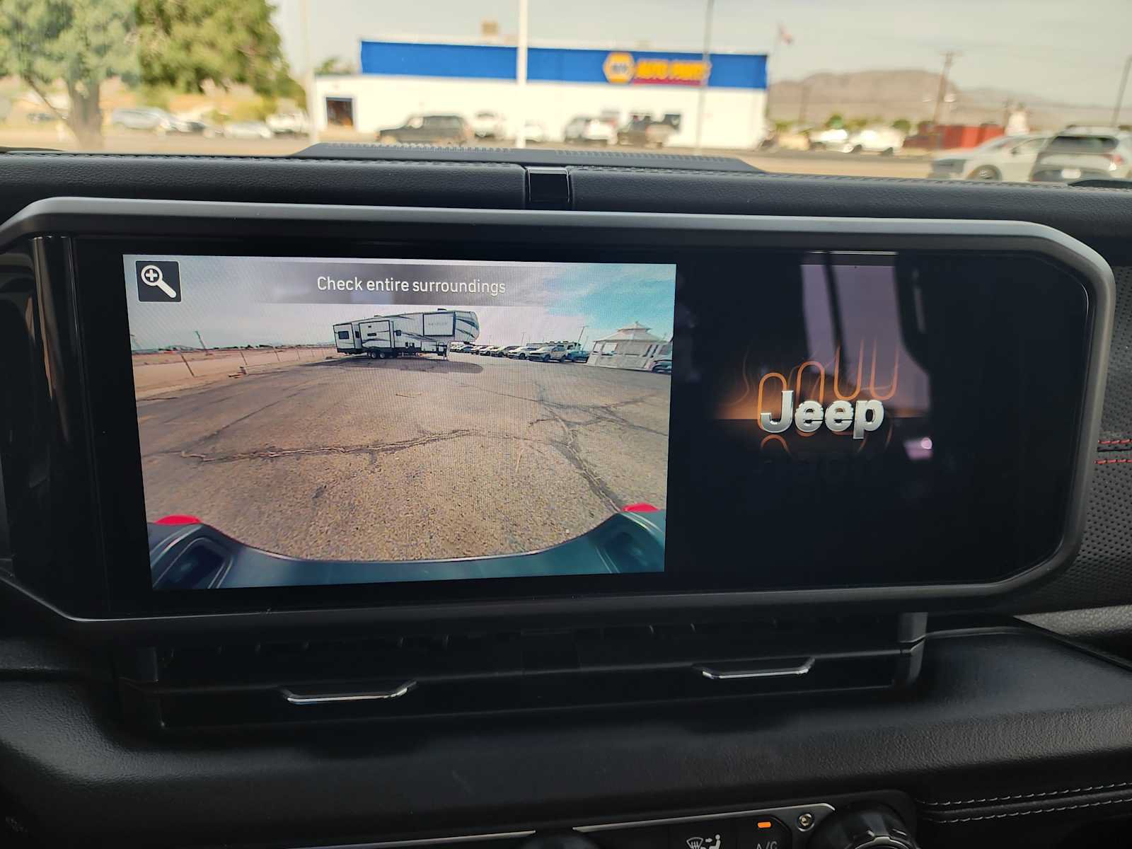 Used 2024 Jeep Gladiator Rubicon w/ Safety Group AWD/4WD image 23