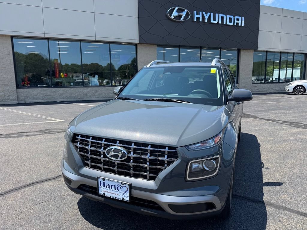 Used 2026 Hyundai Venue SEL FWD image 1