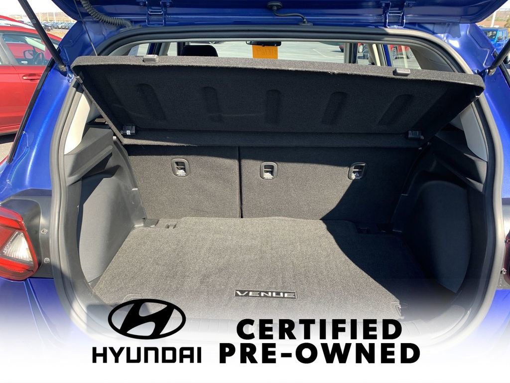 Used 2022 Hyundai Venue SEL image 22
