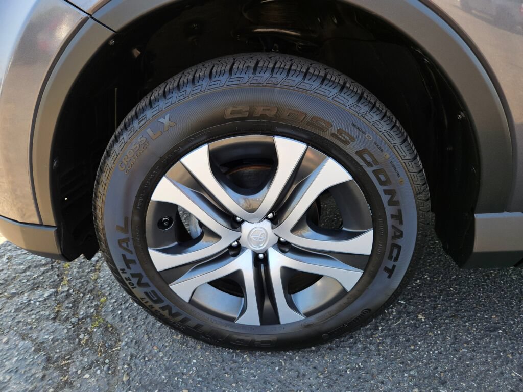 Used 2017 Toyota RAV4 LE w/ All Weather Liner Package AWD/4WD image 8