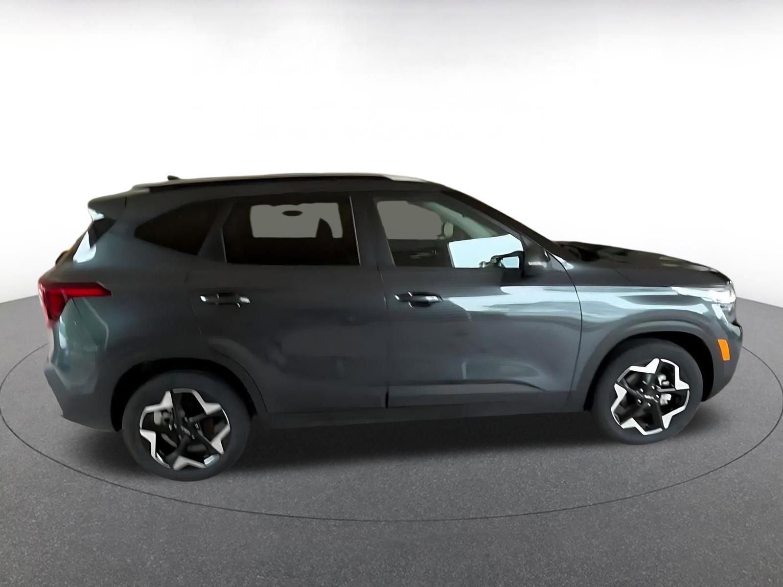 Used 2025 Kia Seltos S FWD image 16