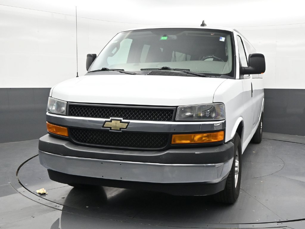 Used 2022 Chevrolet Express 3500 LS w/ Chrome Appearance Package RWD image 8
