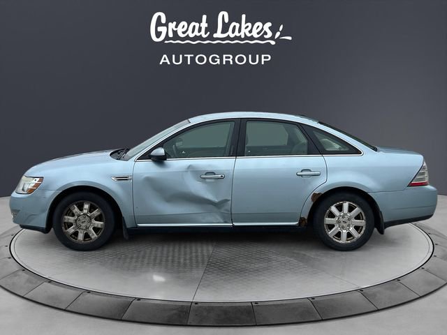 Used 2009 Ford Taurus SE image 2