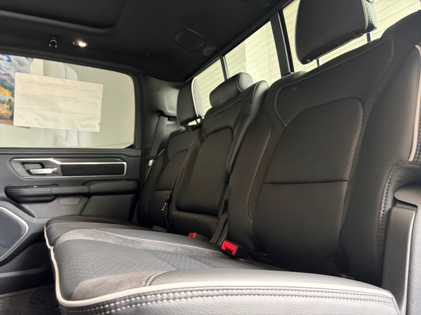 New 2026 RAM 1500 Laramie AWD/4WD image 34