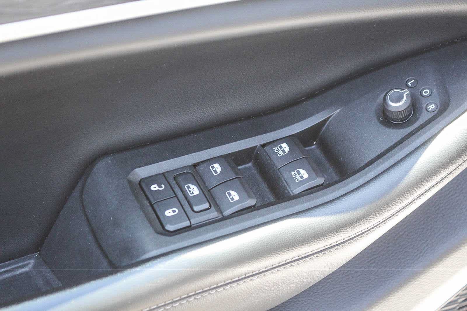 Used 2022 Jeep Grand Cherokee L Limited RWD image 19