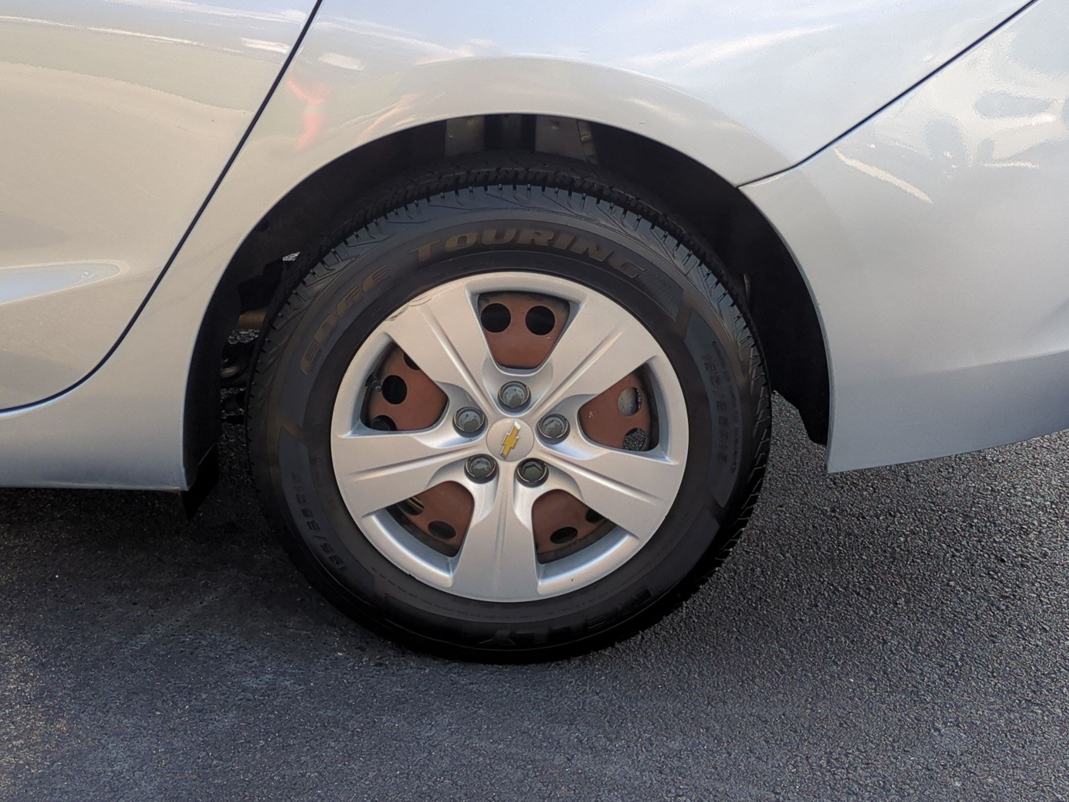 Used 2018 Chevrolet Cruze LS FWD image 13