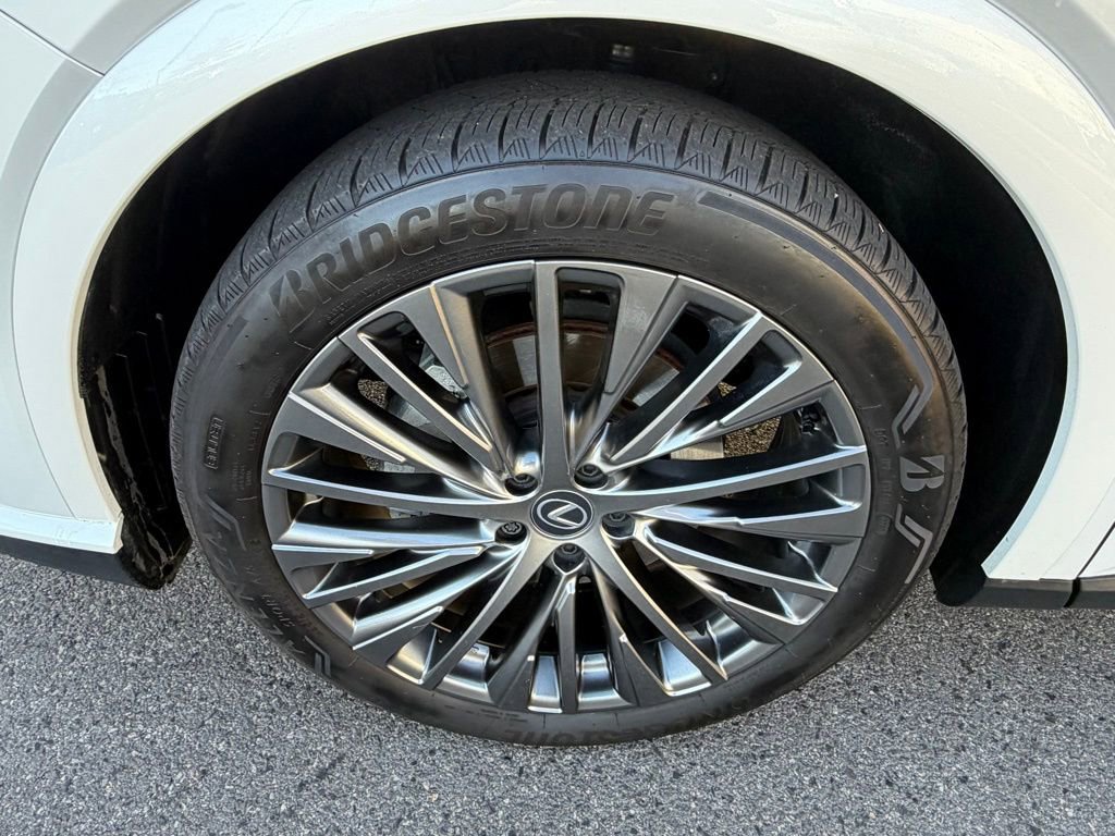 Used 2024 Lexus RX 350 AWD image 12