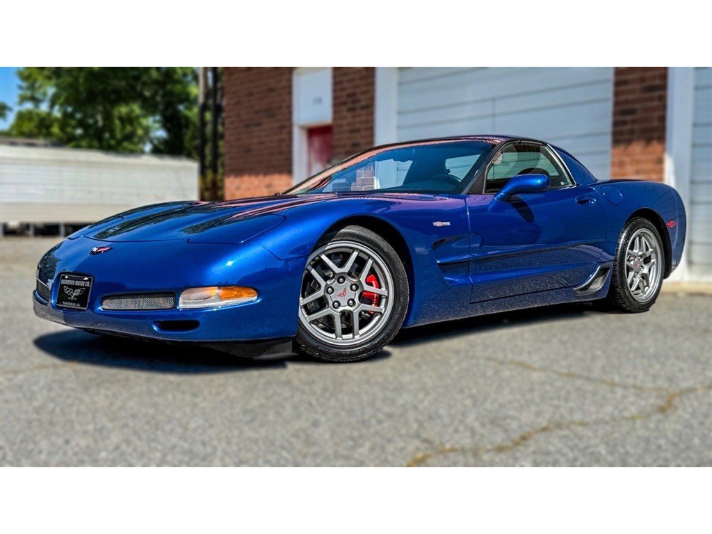 Used 2002 Chevrolet Corvette Z06 w/ Memory Pkg RWD image 2