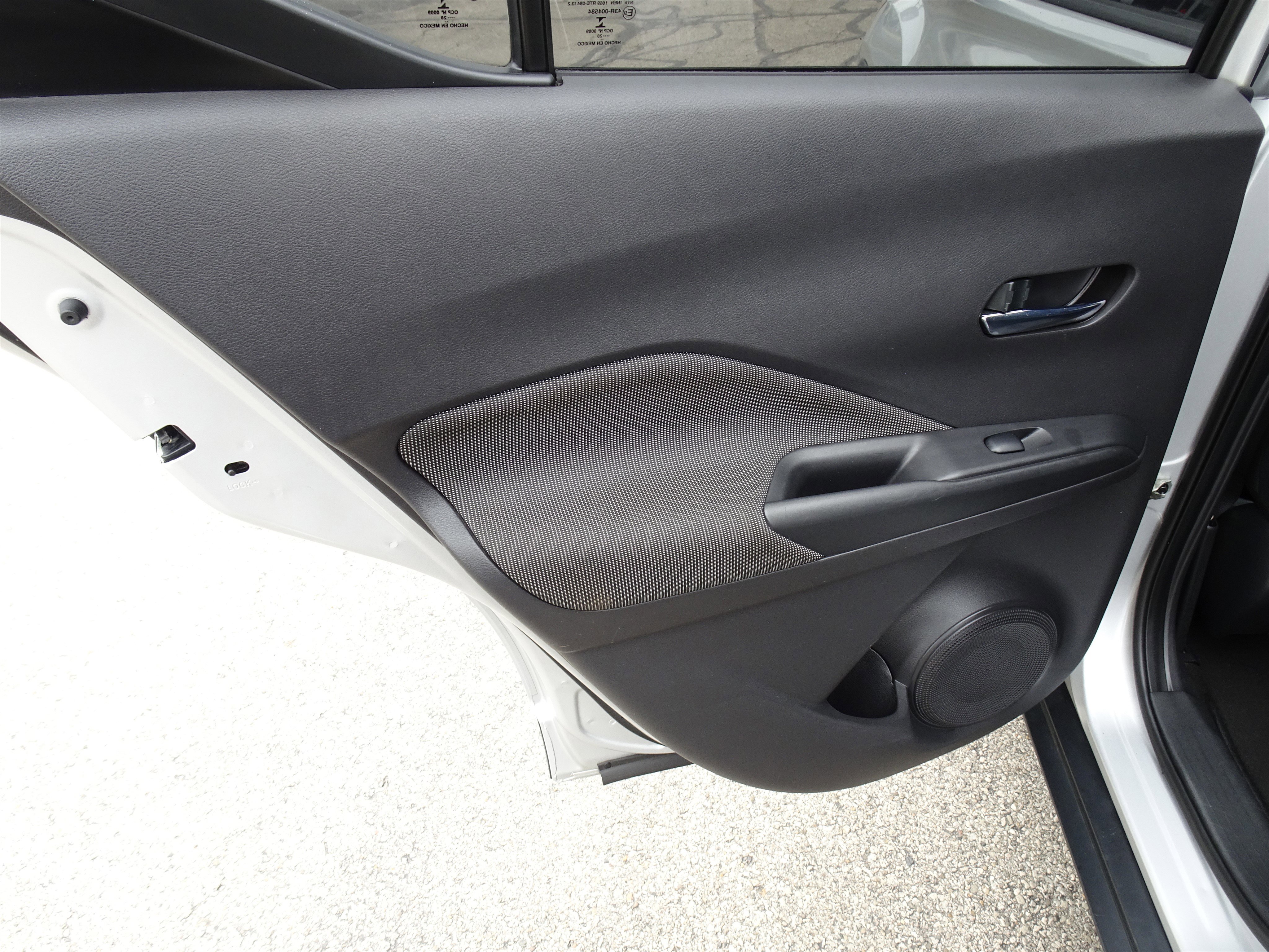 Used 2020 Nissan Kicks SV image 15