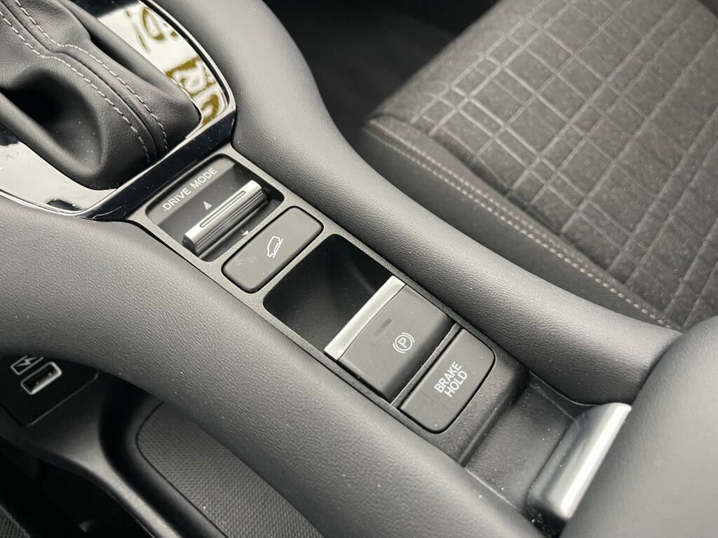 Certified 2023 Honda HR-V LX image 13