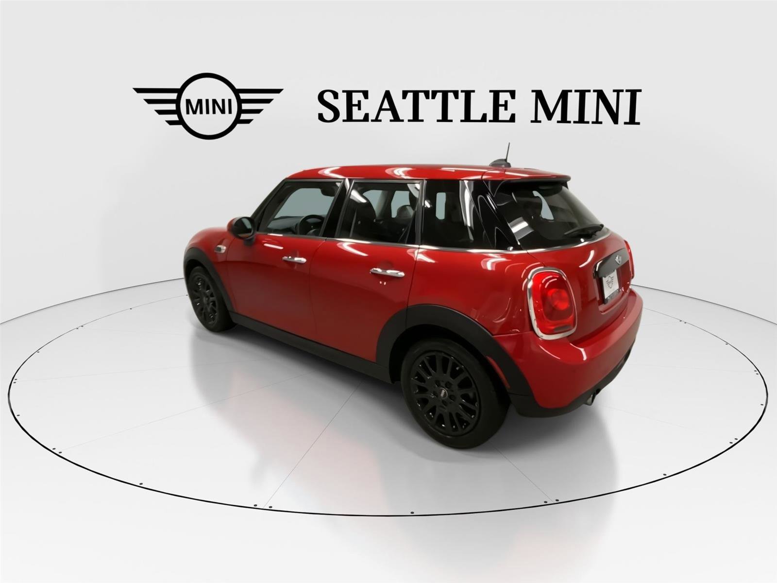 Used 2018 MINI Cooper 4-Door Hardtop image 8
