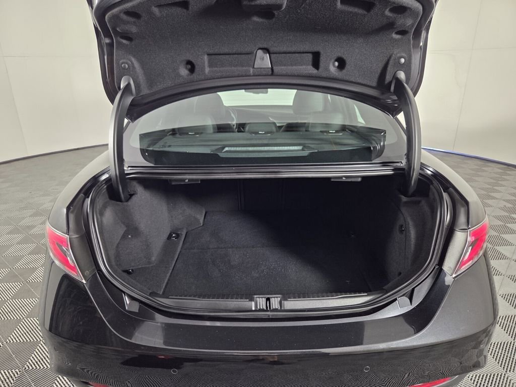 Used 2024 Alfa Romeo Giulia Veloce image 30