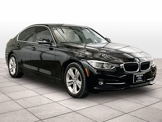 Used 2018 BMW 330i xDrive Sedan AWD/4WD image 3