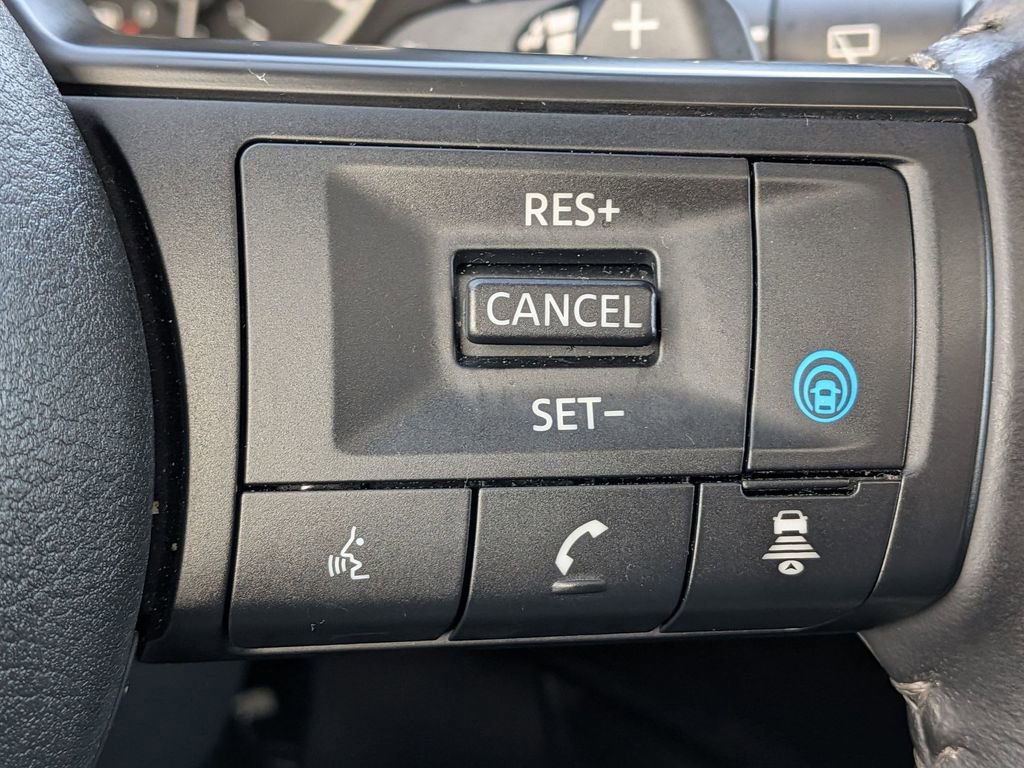 Used 2025 Nissan Pathfinder SV w/ SV Premium Package image 15