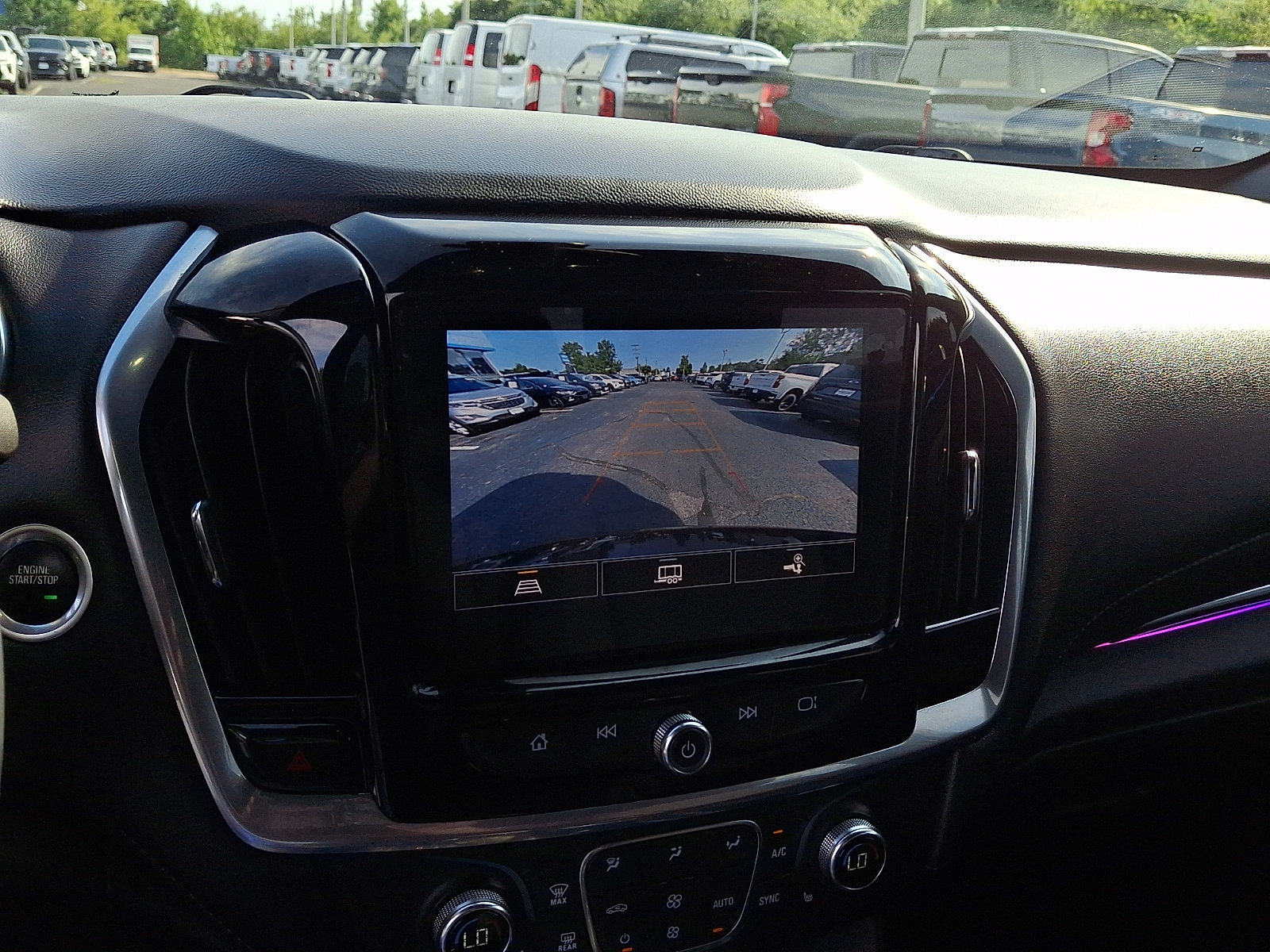 Certified 2022 Chevrolet Traverse LT AWD/4WD image 18