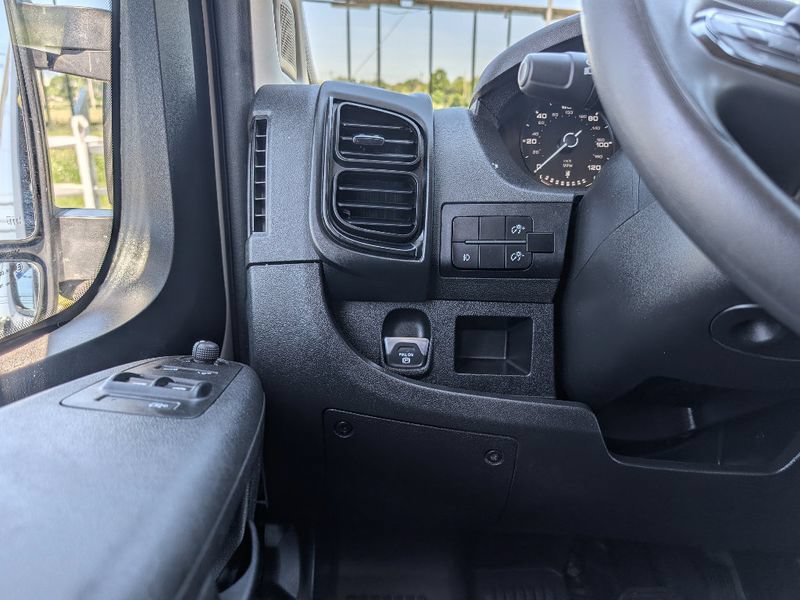 Used 2026 RAM ProMaster 2500 w/ Convenience Group FWD image 17