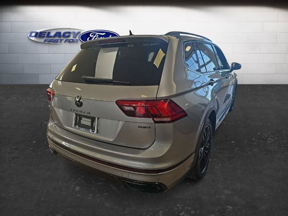 Used 2022 Volkswagen Tiguan SE R-Line AWD/4WD image 6