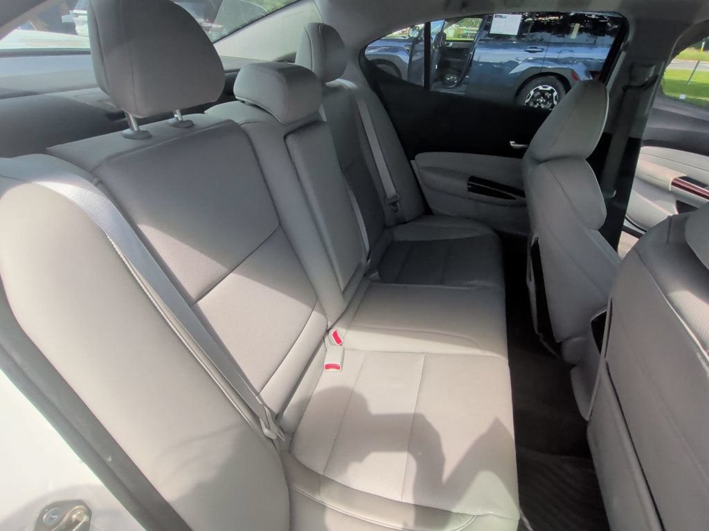 Used 2015 Acura TLX w/ Technology Package FWD image 23